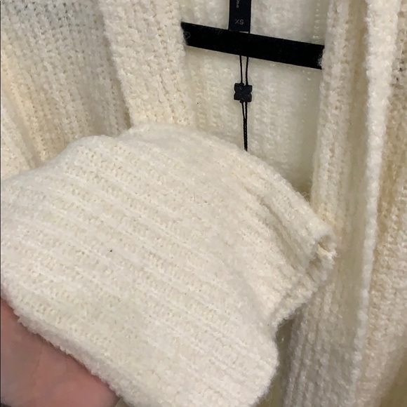 BCBG oversized cardigan - Picture 4 of 5